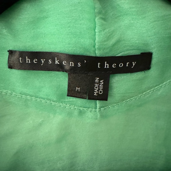 Theysken’s Theory sheer button down - Picture 2 of 2